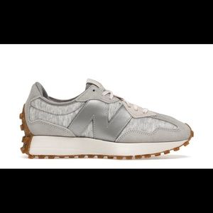 New Balance 327 rain cloud rose water NWT AND BOX. NEVER WORN.